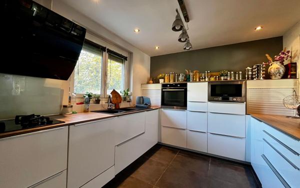 Maison à vendre    4 pièces •  Istres