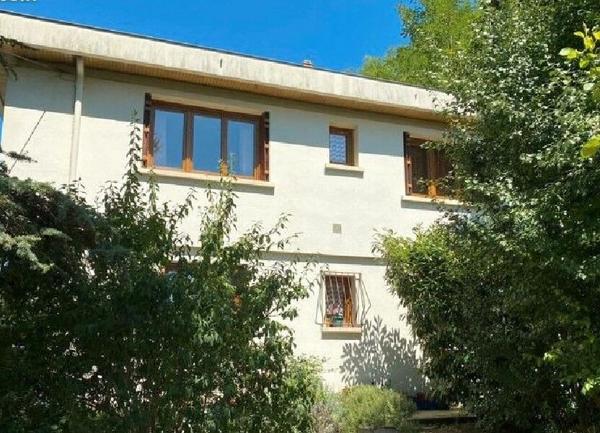 Maison à vendre    5 pièces •  Bon-Encontre