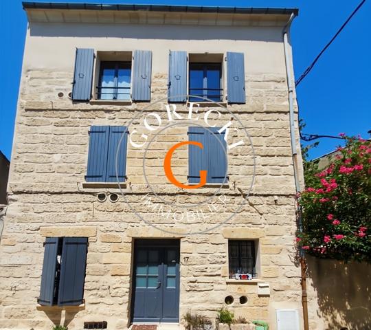 Uzès (30700) A vendre Uzes, centre historique, maison de ville 6 pièces