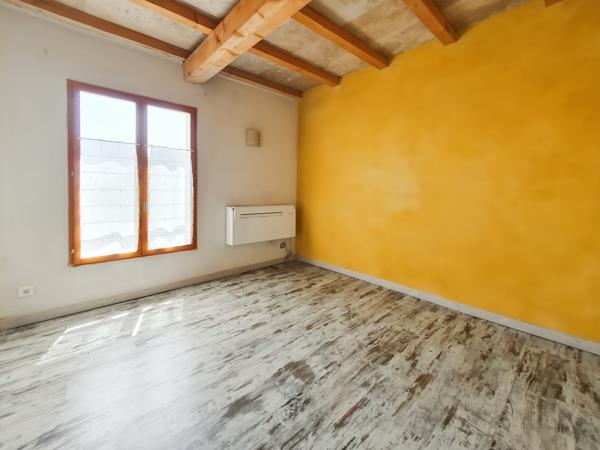 Uzès (30700) A vendre Uzes, centre historique, maison de ville 6 pièces