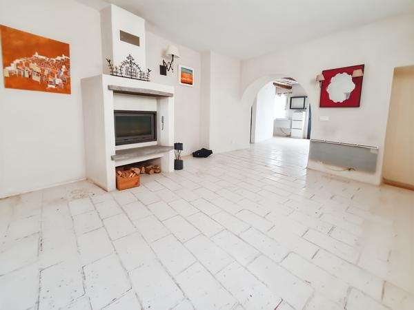 Uzès (30700) A vendre Uzes, centre historique, maison de ville 6 pièces