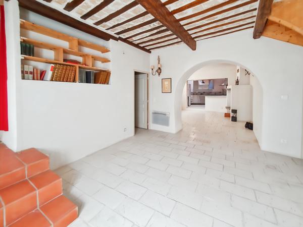 Uzès (30700) A vendre Uzes, centre historique, maison de ville 6 pièces