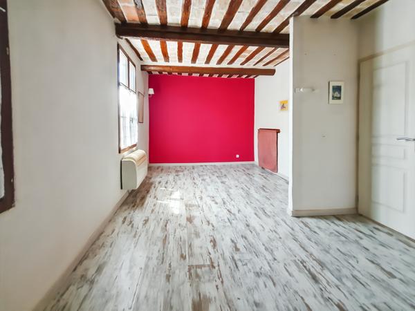 Uzès (30700) A vendre Uzes, centre historique, maison de ville 6 pièces