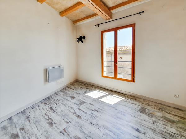 Uzès (30700) A vendre Uzes, centre historique, maison de ville 6 pièces