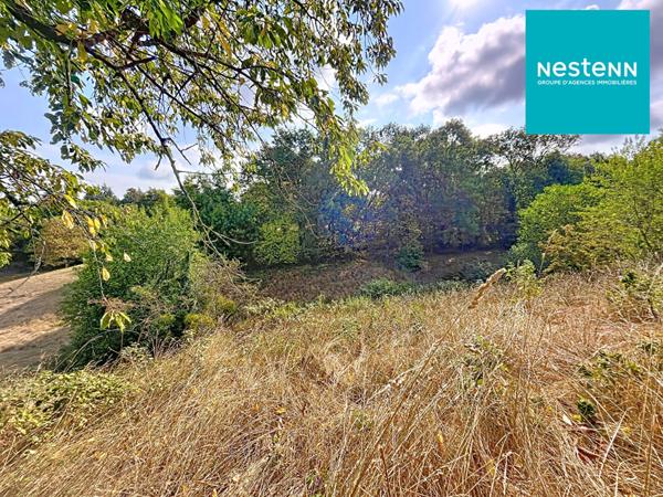 Terrain pentu à Saint Just Saint Rambert - 1511 m² - Viabilisé !