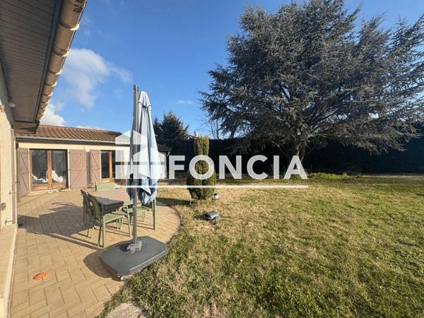 Location Maison 6 pièces 184.22 m² - 44 RUE LEON JOUHAUX Genas 69740