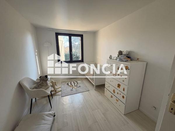 Location Maison 6 pièces 184.22 m² - 44 RUE LEON JOUHAUX Genas 69740