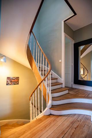 Haute ville - Maison de ville de type T5 avec garage sur terrain 1200 m2