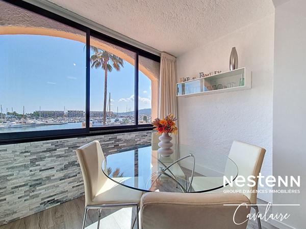 VUE MER Appartement refait à neuf de type 2 pièces aux Marines de Cogolin, avec accès plages, piscine et tennis