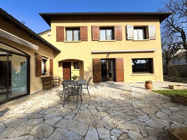 Spacieuse demeure de 434m2 - Un havre de paix à Moulin-à-Vent