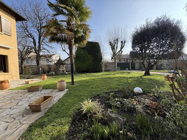 Spacieuse demeure de 434m2 - Un havre de paix à Moulin-à-Vent