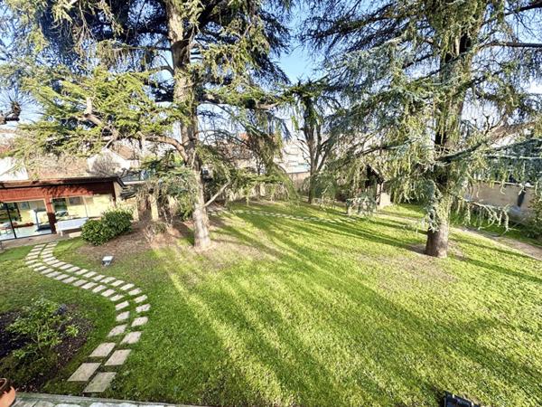 Spacieuse demeure de 434m2 - Un havre de paix à Moulin-à-Vent