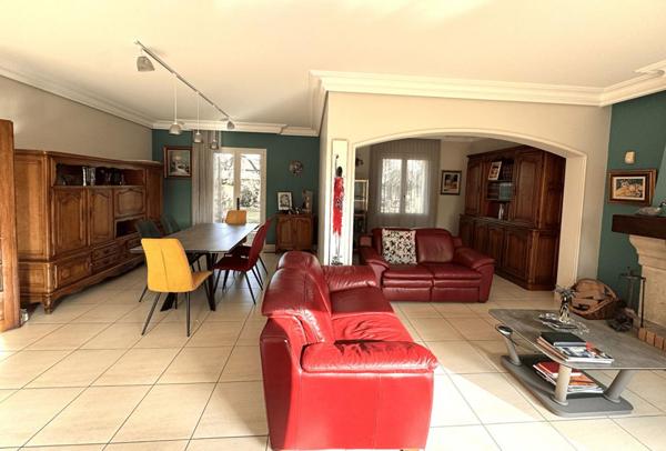 Spacieuse demeure de 434m2 - Un havre de paix à Moulin-à-Vent