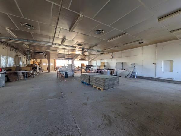 Vente                                                      Local industriel
                        
                                         450 m2                     à Aboncourt