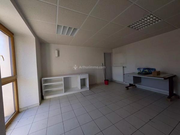 Vente                                                      Local industriel
                        
                                         450 m2                     à Aboncourt