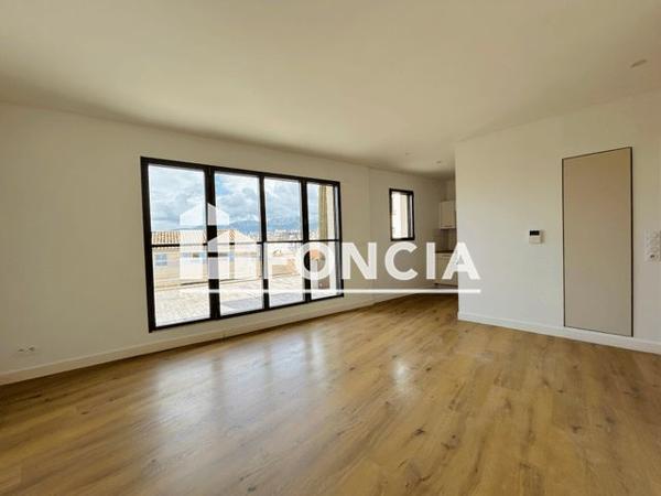 Location Appartement 3 pièces 72.27 m² - Toulon 83000