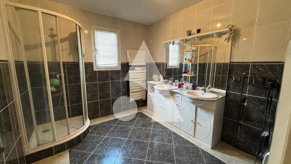 Villa 6 pièces 146 m2
