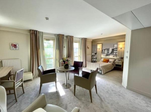 INVESTISSEMENT LOCATIF – Bourg-Charente – Résidence EHPAD Château de Cressé – 5 % de rentabilité