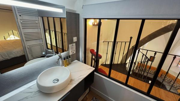 Bien d'exception : Chapelle rénovée au Mont-Dore ? 55,5 m² ? 210 000  FAI