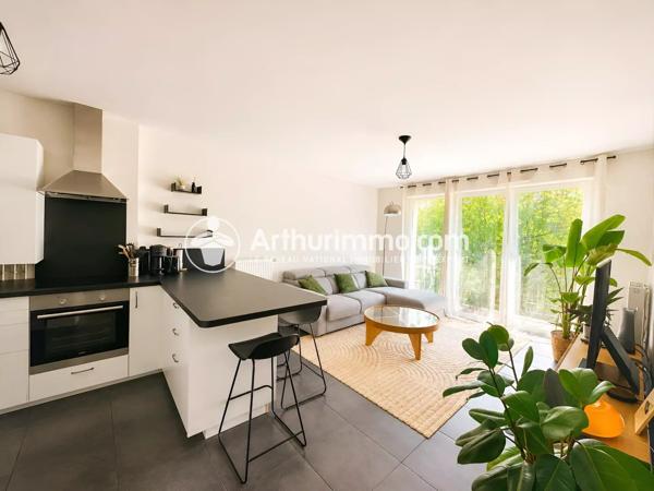Location                                                      Appartement
                        
                     2 pièces                      47 m2                     à Saint-Pierre-du-Perray