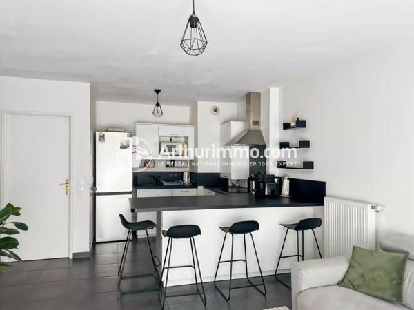 Location                                                      Appartement
                        
                     2 pièces                      47 m2                     à Saint-Pierre-du-Perray
