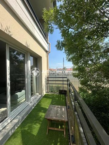 Location                                                      Appartement
                        
                     2 pièces                      47 m2                     à Saint-Pierre-du-Perray