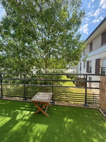 Location                                                      Appartement
                        
                     2 pièces                      47 m2                     à Saint-Pierre-du-Perray