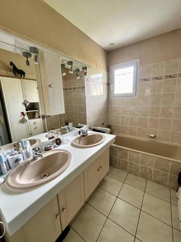 Maison 4 pièces AMBARES ET LAGRAVE (33)