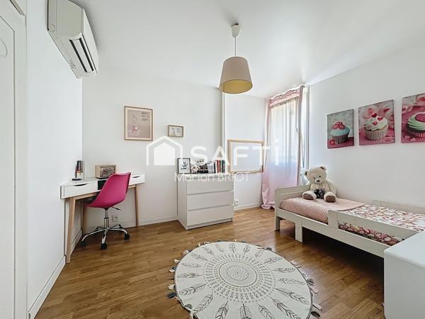 Proximité des écoles, commerces, 3 chambres