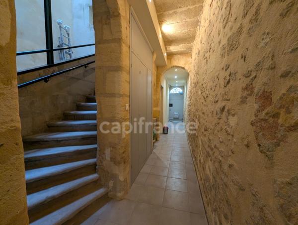 Appartement rénové à louer 2 pièces avec terrasse - BORDEAUX (33) - RUE CARPENTEYRE