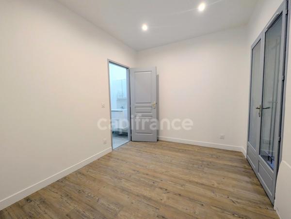 Appartement rénové à louer 2 pièces avec terrasse - BORDEAUX (33) - RUE CARPENTEYRE