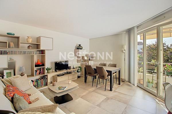 Appartement 3 Pièces Quartier Eglise exposé Ouest avec Ascenseur Cave et Terrasse - 69500 BRON
