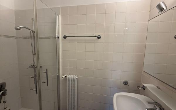 Appartement à louer    3 pièces • 93 m2 Cagnes-sur-Mer