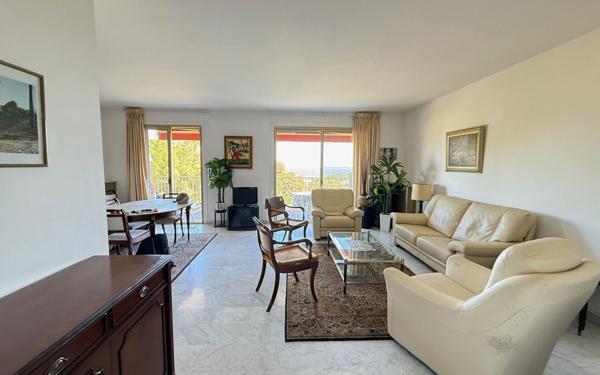 Appartement à louer    3 pièces • 93 m2 Cagnes-sur-Mer