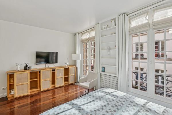 Appartement Paris 7 e - SAINT-THOMAS-D'AQUIN
