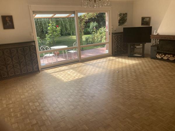 Maison d'architecte avec local professionnel indépendant (idéal professions libérales)