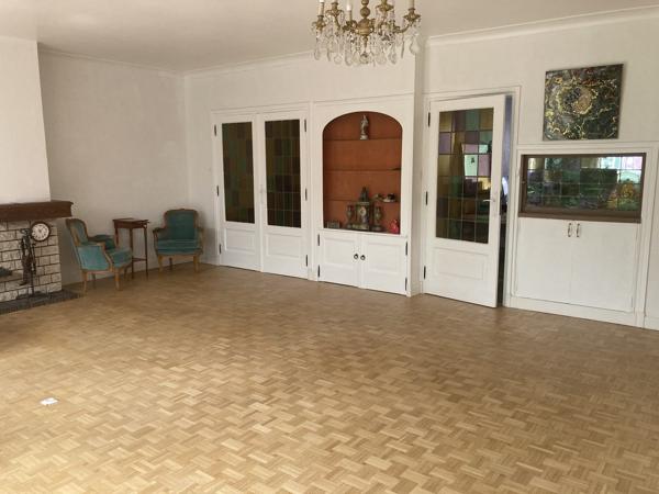 Maison d'architecte avec local professionnel indépendant (idéal professions libérales)