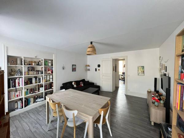 Immeuble à vendre 9 pièces de 206 m²