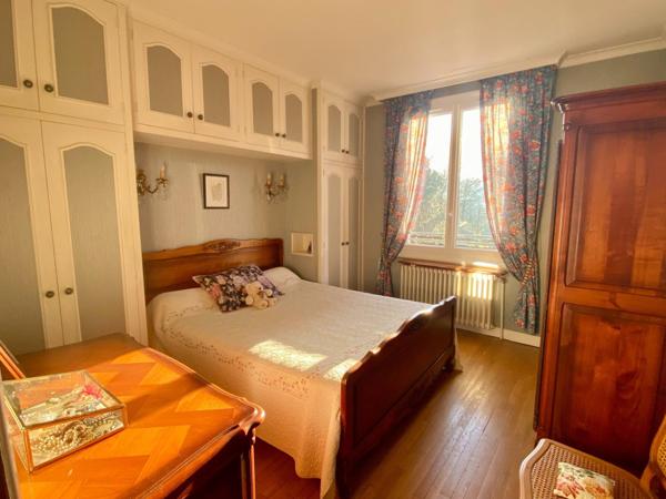 Maison familiale avec terrain attenant et dépendance