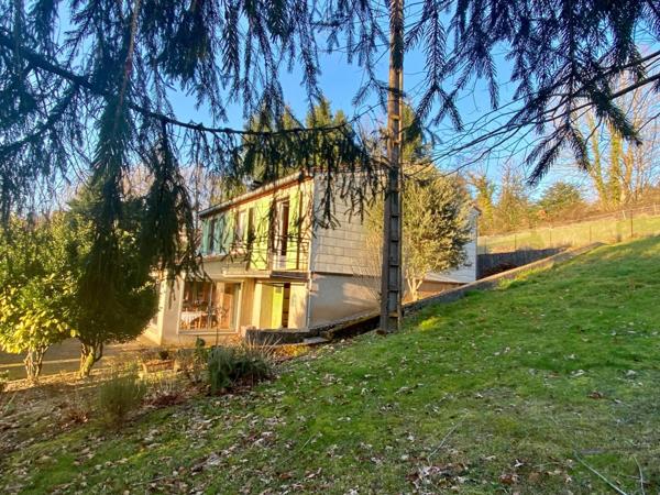 Maison familiale avec terrain attenant et dépendance