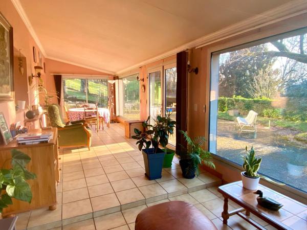 Maison familiale avec terrain attenant et dépendance