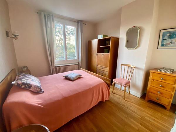 Maison familiale avec terrain attenant et dépendance