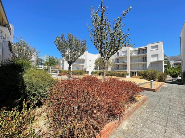Appartement
         2 pièces
        - 35 m² 134 900 € *