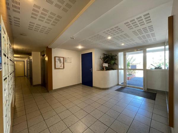 Appartement
         2 pièces
        - 35 m² 134 900 € *