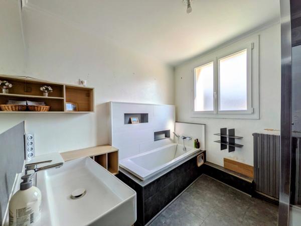 Maison à vendre 359m² - LA TOURLANDRY (49)