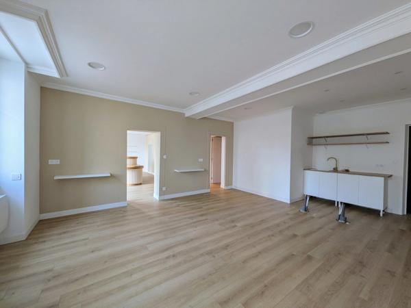 Maison à vendre 359m² - LA TOURLANDRY (49)