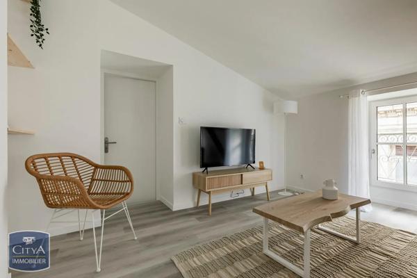 Appartement à louer 2 pièces 50.06m² Niort (79000)