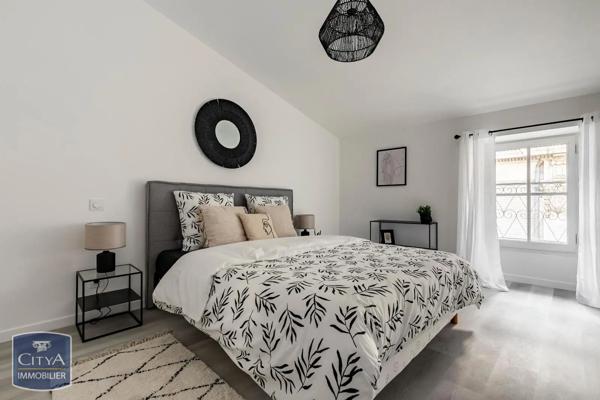 Appartement à louer 2 pièces 50.06m² Niort (79000)
