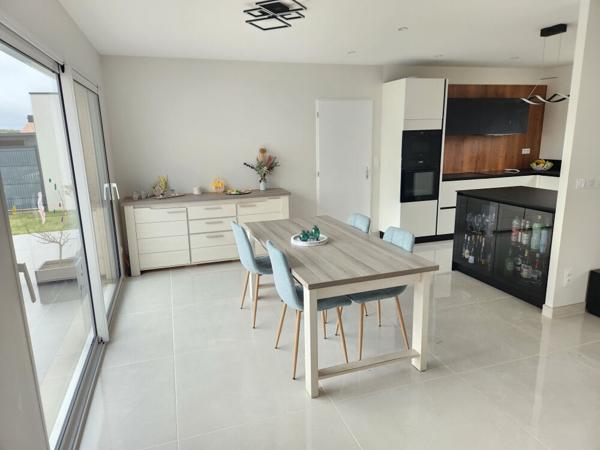 Maison L Isle Jourdain 4 pièce(s) 110 m2