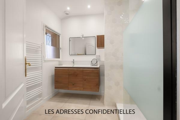 Champagne Au Mont D'or - Maison familiale - 226.50 m² - sur grand parc arboré
